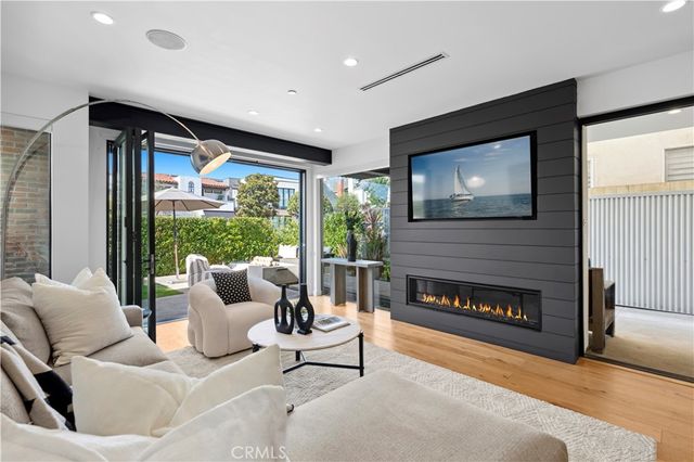 $3,650,000 | 608 Orchid Avenue | Corona del Mar