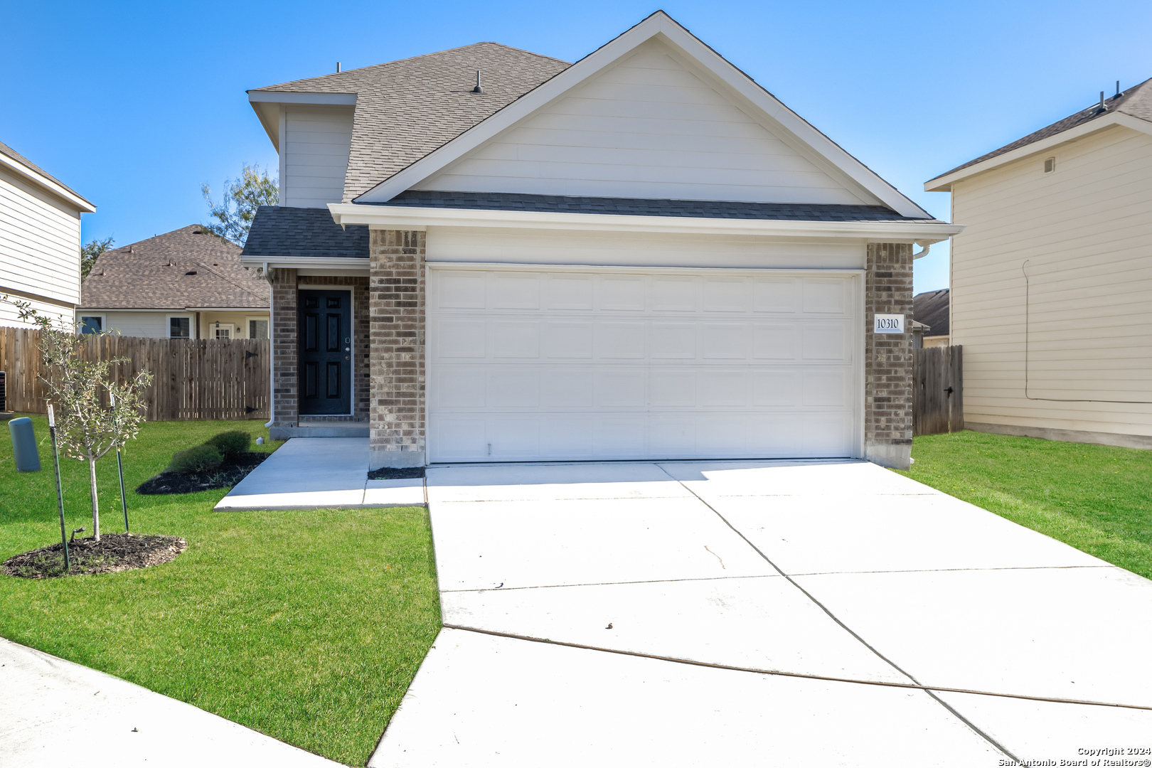 a house view with a outdoor space