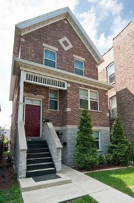 a front view of house with yard