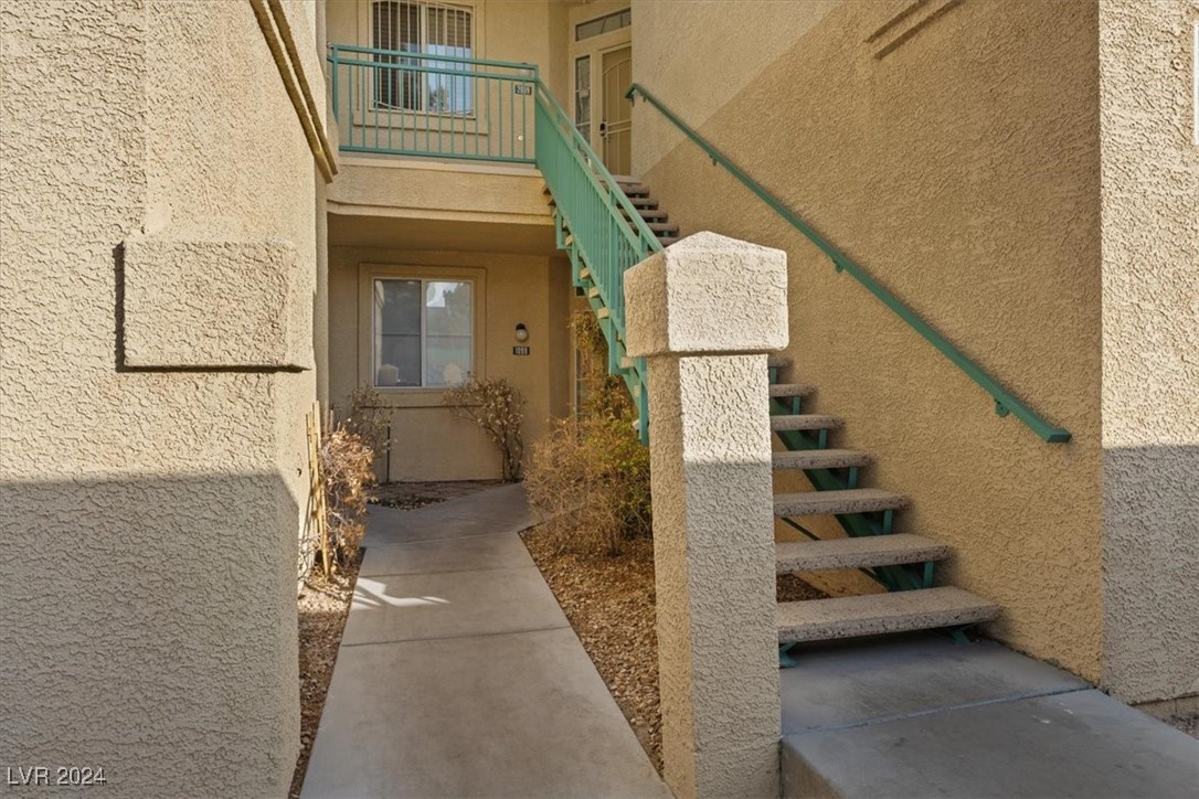 Walkway towards unit #1099 to the right.