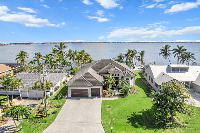 $2,300,000 | 2506 Southeast 28th Street | Cape Coral