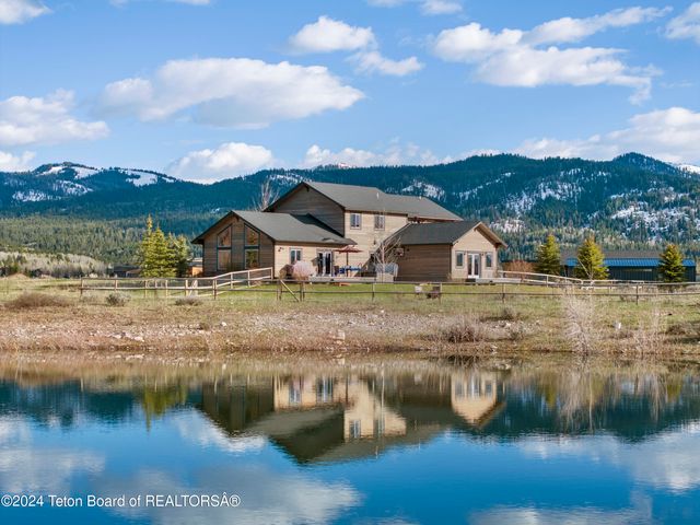 $1,749,000 | 9075 Nesting Eagles Loop | Victor