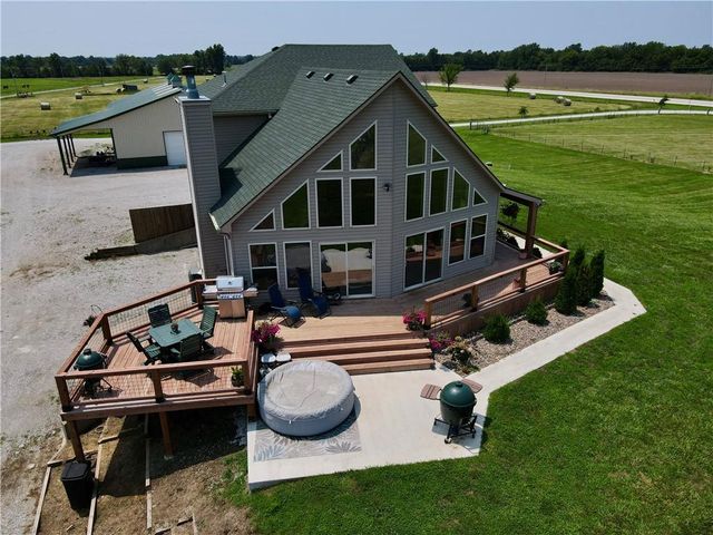 $649,500 | 202 Northeast 1p Road | Fields Creek Township - Henry County