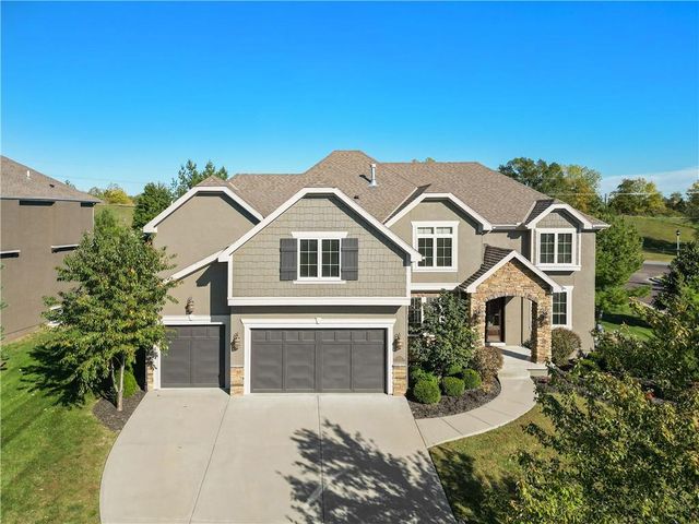 $750,000 | 16829 Stearns Street | Overland Park