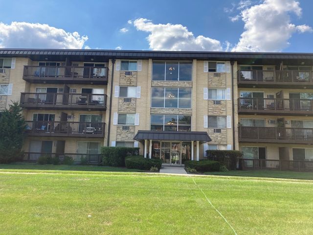 $1,900 | 2226 South Goebbert Road, Unit 471 | Arlington Heights