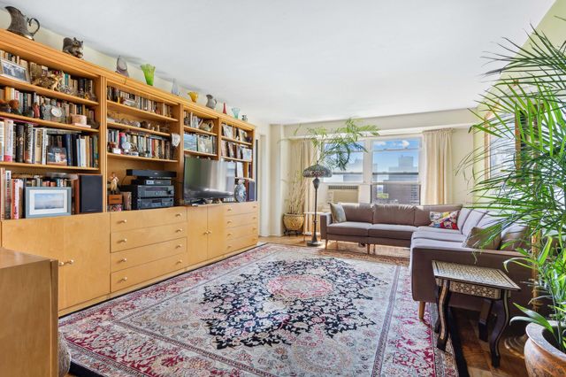 $699,000 | 210 East Broadway, Unit H1007 | Lower East Side