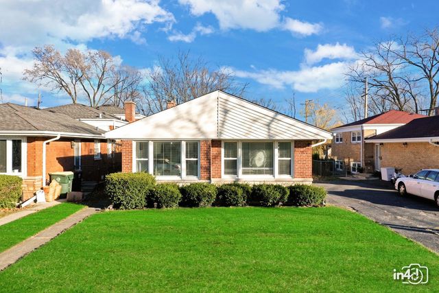 $495,000 | 6765 Kolmar Avenue | Lincolnwood