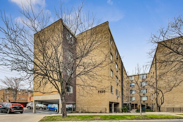 $2,200 | 7320 North Rogers Avenue, Unit 412 | East Rogers Park