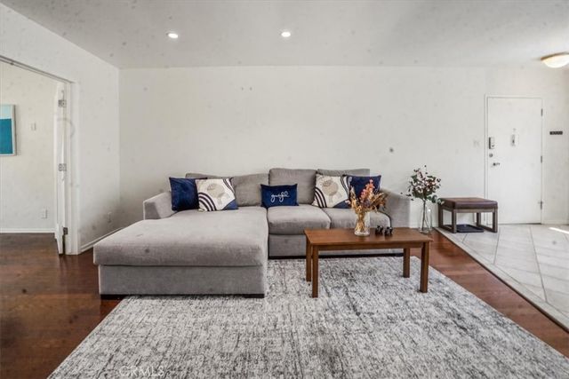 $729,000 | 1525 North Hayworth Avenue, Unit 205 | Sunset Strip-Hollywood Hills West