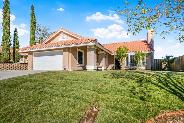 $439,990 | 545 Rainbow Terrace | Palmdale