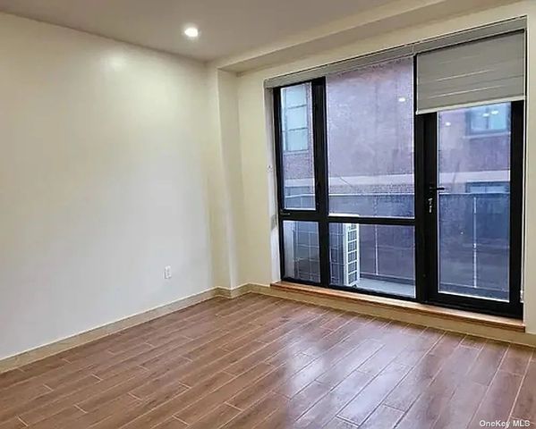 $3,300 | 42-22 Crescent Street, Unit 2B | Long Island City