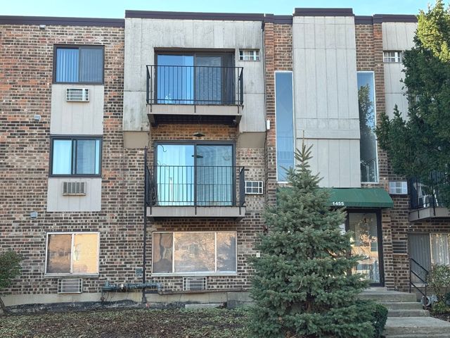 $1,375 | 1455 North Winslowe Drive, Unit 201 | Palatine