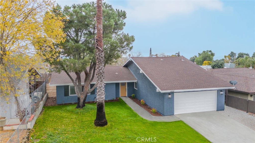 front view of house with a yard