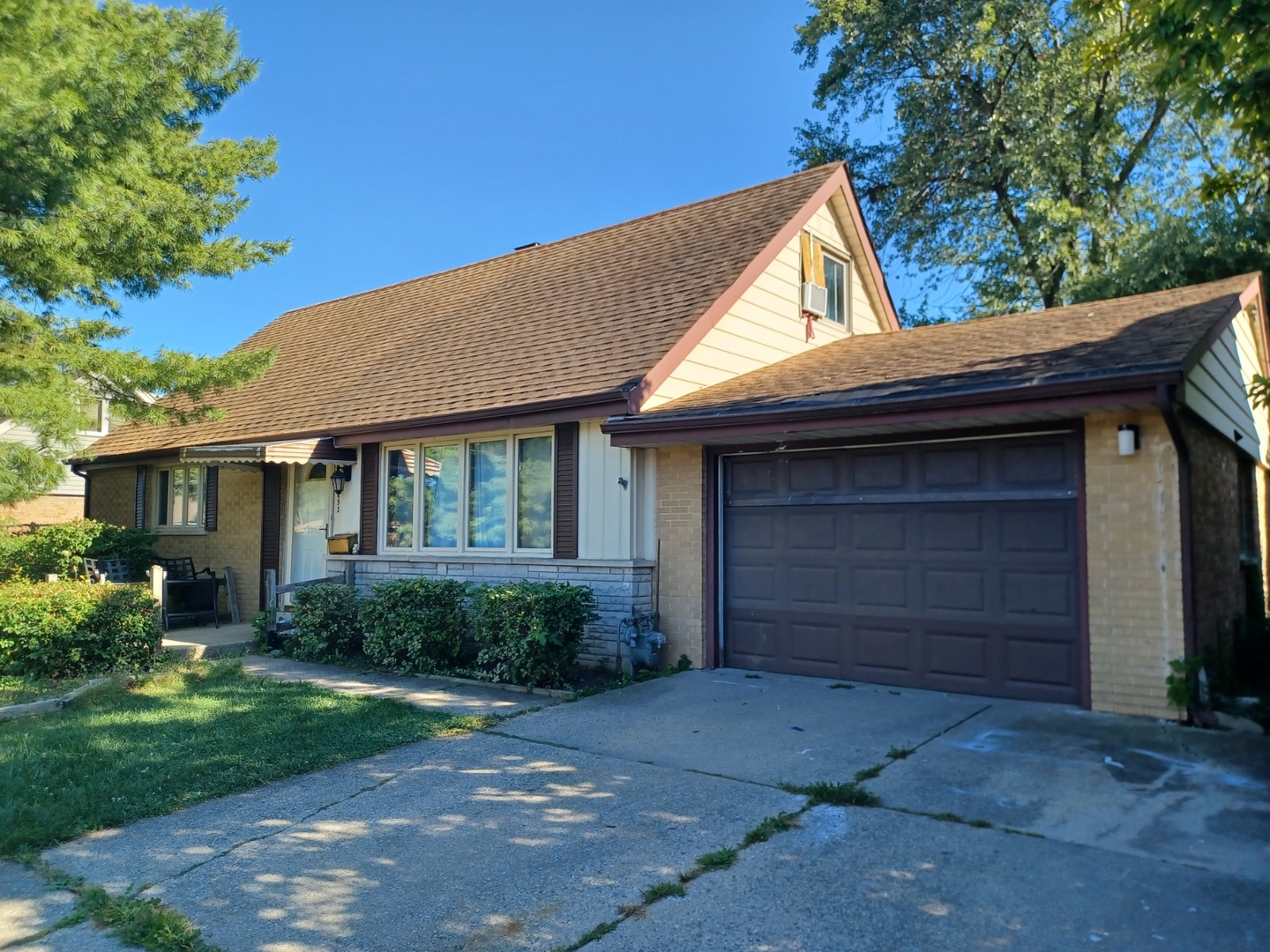 a view of house with outdoor space