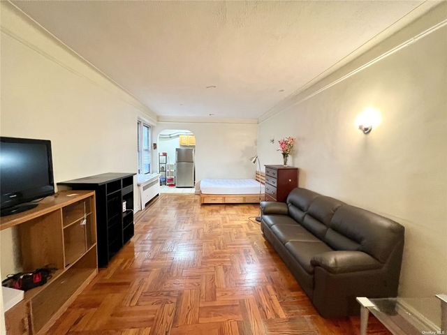 $245,000 | 43-55 Kissena Boulevard, Unit 3E | Flushing