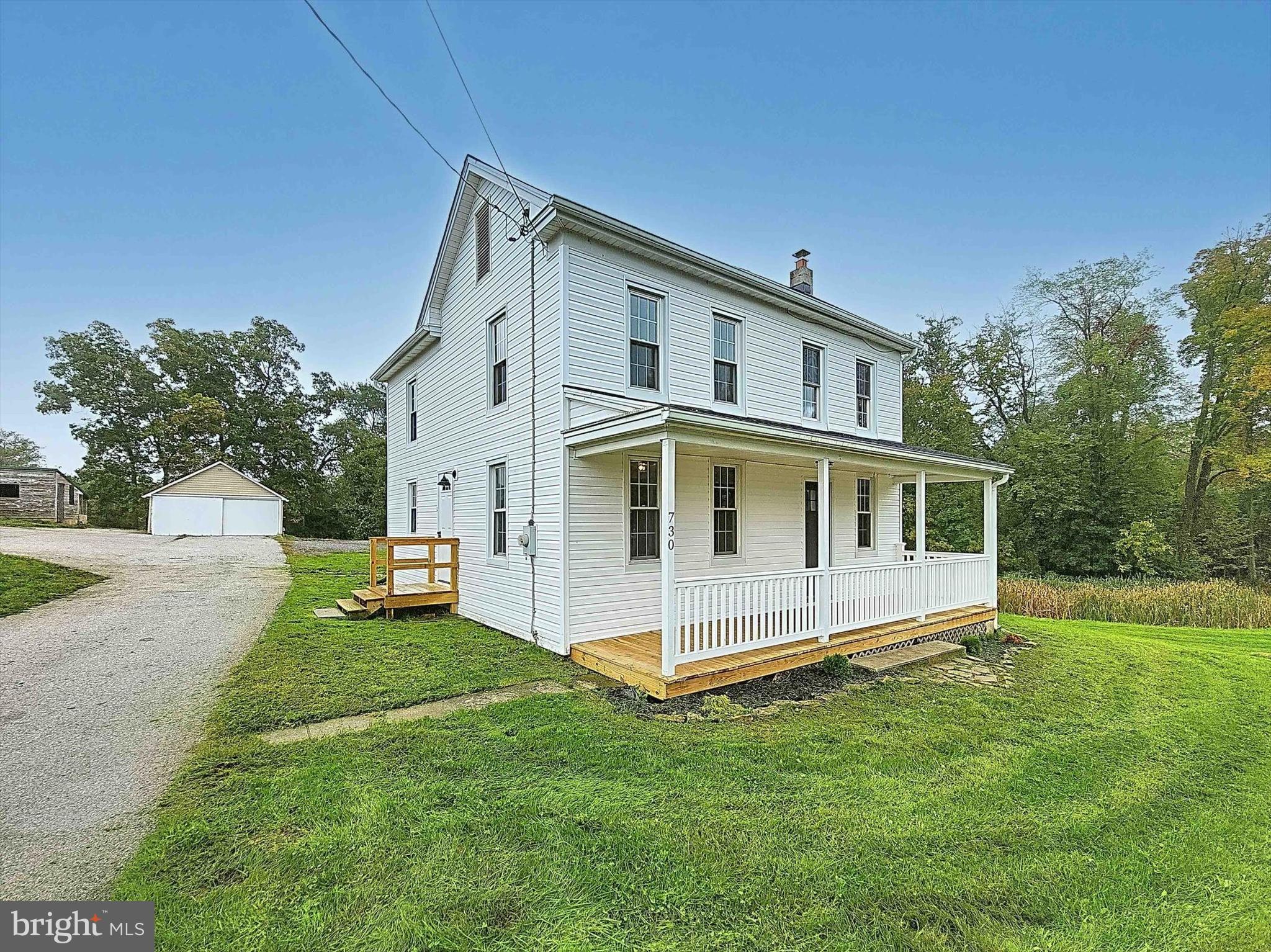 a front view of house with yard