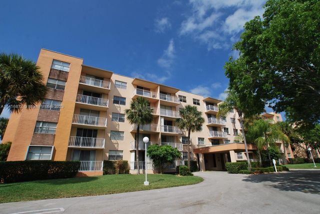 $175,000 | 470 Executive Center Drive, Unit 2D | West Palm Beach