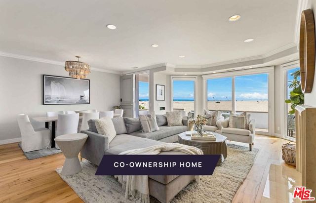 $1,199,000 | 506 West Oceanfront, Unit 2 | Balboa Peninsula