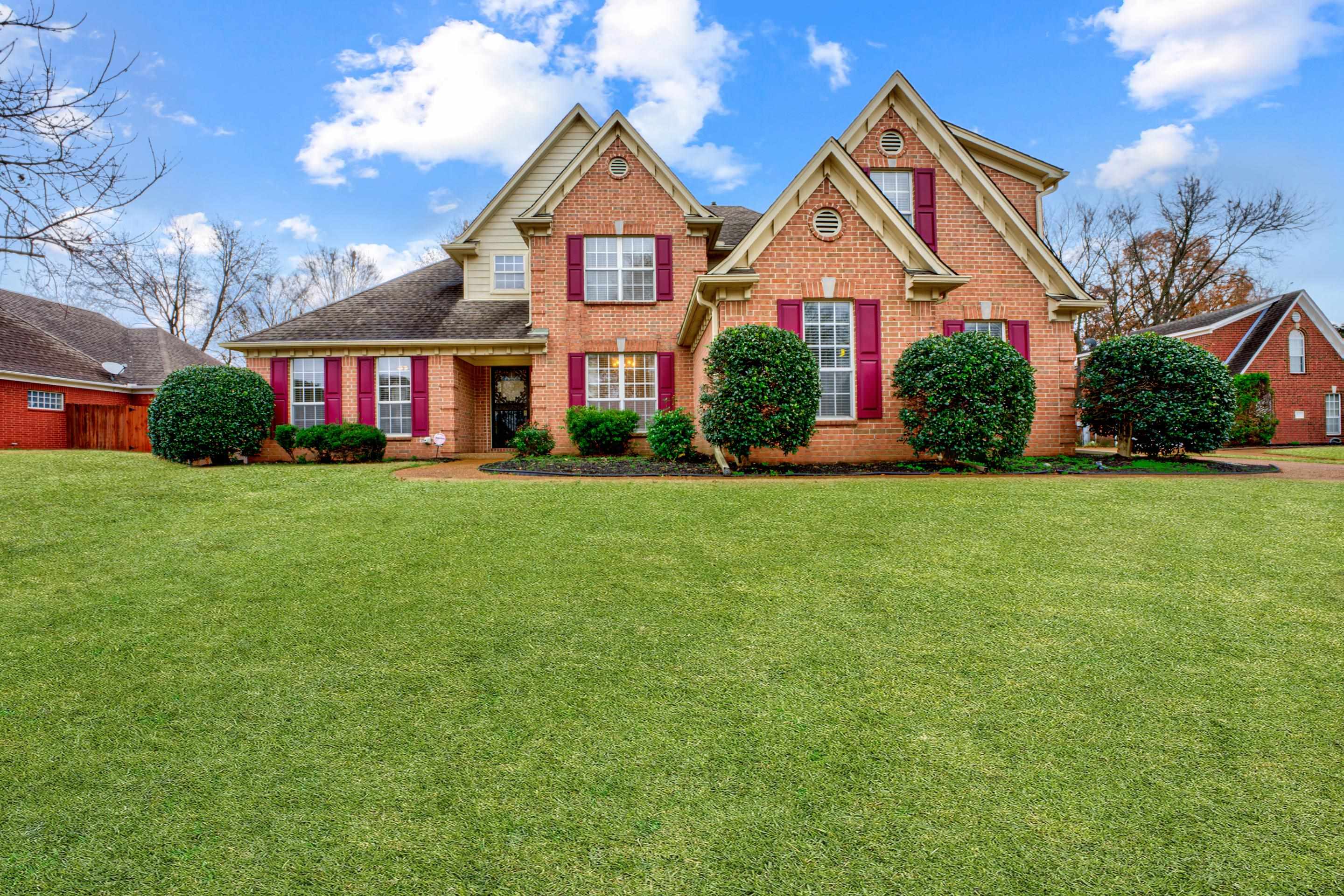 Discover this stunning 2-story brick home nestled in a quiet Bartlett cove! Move-in ready with neutral tones, it offers 5 bedrooms and 3 bathrooms, including a private mother-in-law wing featuring its own living room with a cozy fireplace.