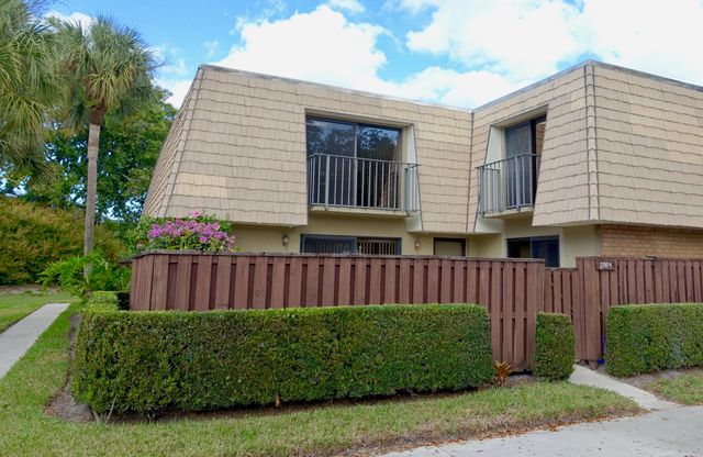 $2,100 | 2984 Southwest Sunset Trace Circle | Palm City