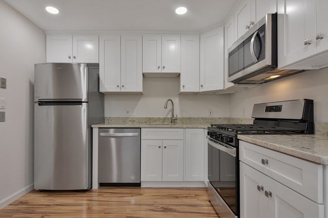 $2,300 | 28 Fernview Avenue, Unit 9 | North Andover