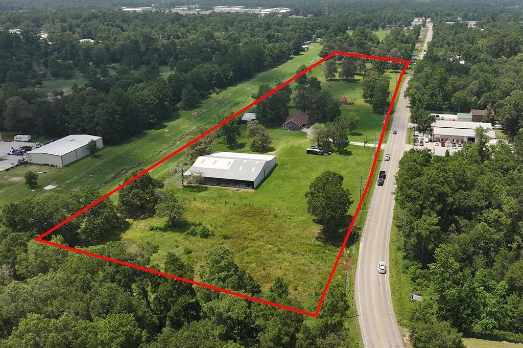 9.85 +/- Unrestricted Acres...with approx. 1450' of frontage on Robinson Rd.                                             Approx 1.75 miles from I-45