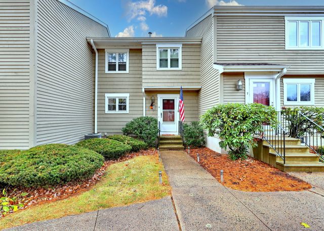 $289,900 | 6 Lakeview Drive, Unit 6 | Southington