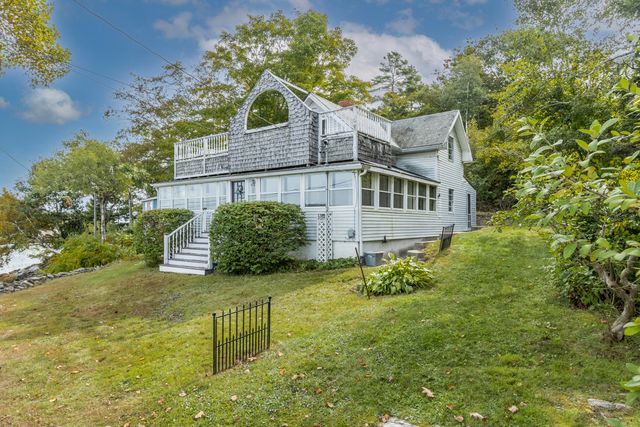 $892,500 | 68 Evergreen Landing | Peaks Island