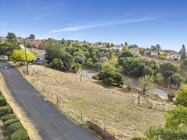 $1,599,000 | 27188 Hayward Boulevard | Old Highlands