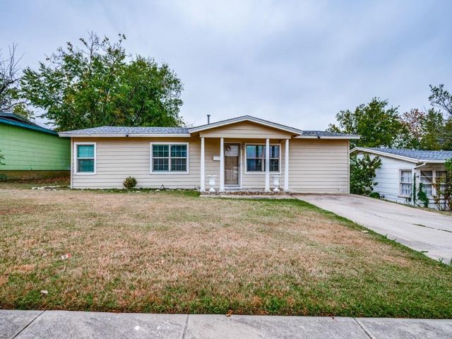 $180,000 | 4204 Carmel Avenue | Fair Havens