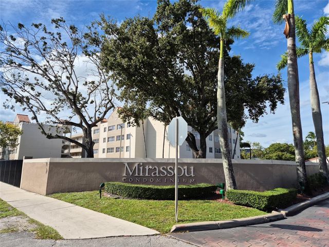 $2,300 | 6045 Northwest 186th Street, Unit 308 | Country Club of Miami