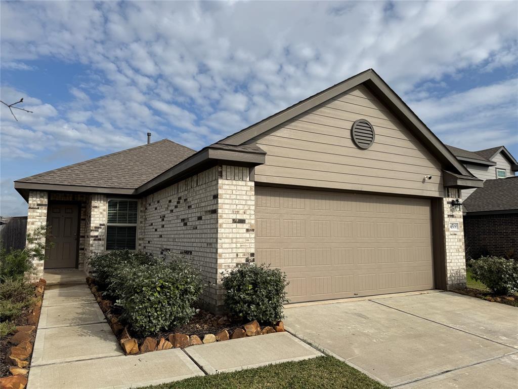 a front view of house with yard