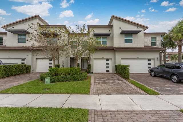 $499,000 | 9040 Kingsmoor Way | Andalucia