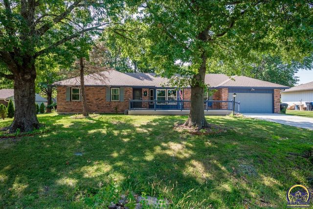 $294,900 | 3037 Southeast Starlite Drive | Tecumseh Township - Shawnee County