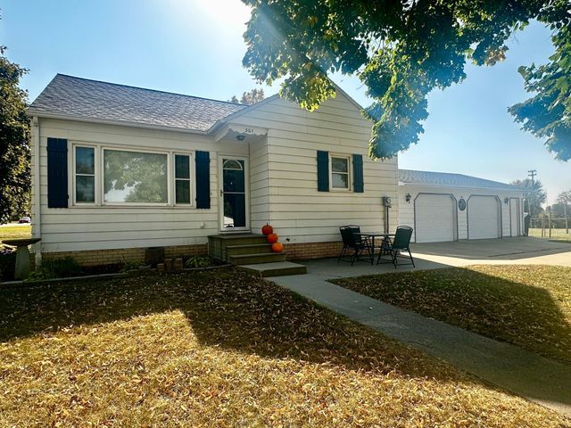 $249,900 | 301 6th Street West | Adrian