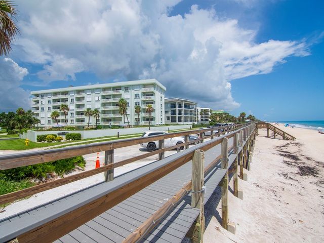 $2,750 | 4049 Ocean Drive, Unit 201 | Oceanside