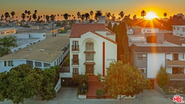 $1,298,000 | 818 6th Street, Unit 101 | Santa Monica