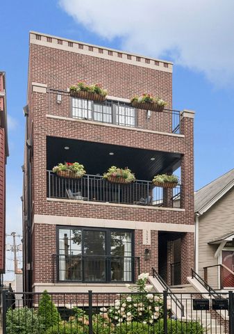 $1,295,000 | 3243 North Lakewood Avenue, Unit 1 | Lake View