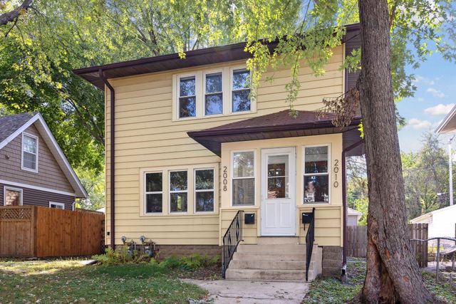 $1,490 | 2010 St Clair Avenue | Macalester-Groveland