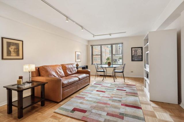 $499,000 | 175 West 13th Street, Unit 7H | West Village