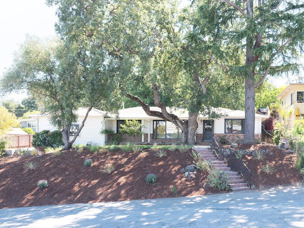 a view of a outdoor space with green space