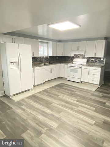 $1,600 | 442 Folcroft Street, Unit A | Bayview