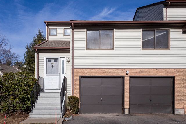 $264,900 | 12 Oak Forest Drive, Unit 1 | Robertson