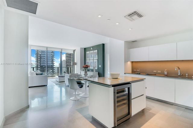 $6,500 | 88 Southwest 7th Street, Unit 2505 | Brickell