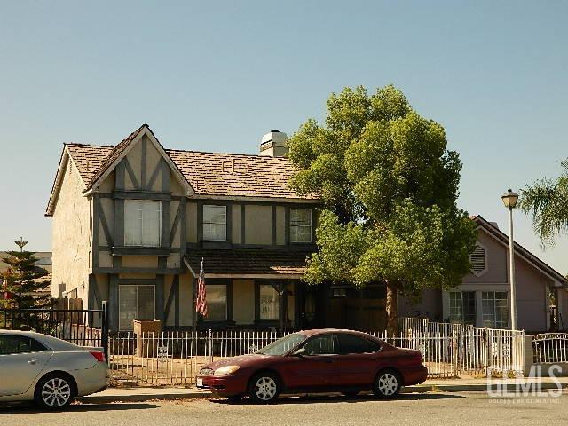 a car parked in front of a building