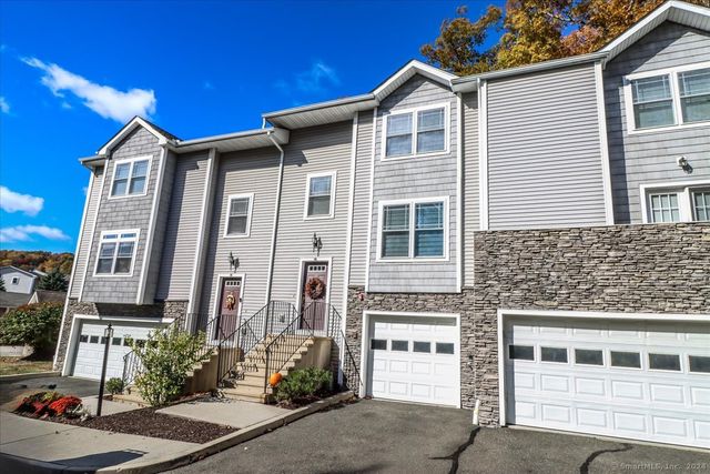 $399,900 | 56 Stetson Place, Unit 56 | Danbury