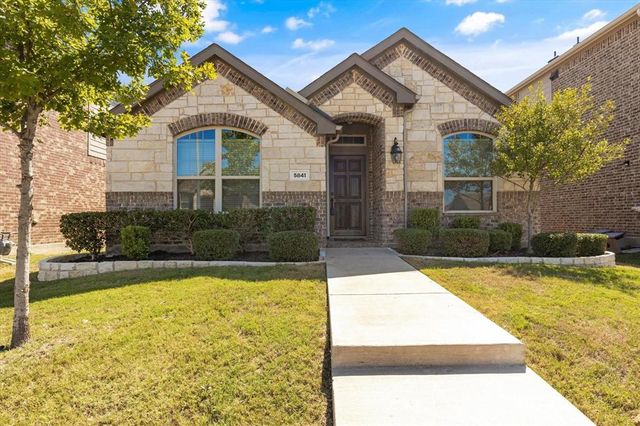 $2,300 | 5841 Fir Tree Lane | Fort Worth