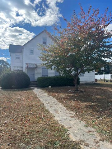 $599,000 | 40 Swezey Street | East Patchogue