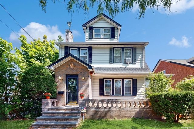 $748,000 | 6 Harvard Avenue | Hewlett