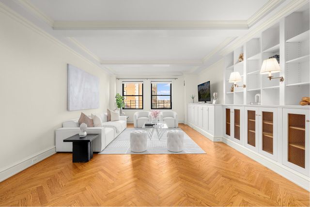 $2,495,000 | 400 West End Avenue, Unit 8B | Upper West Side